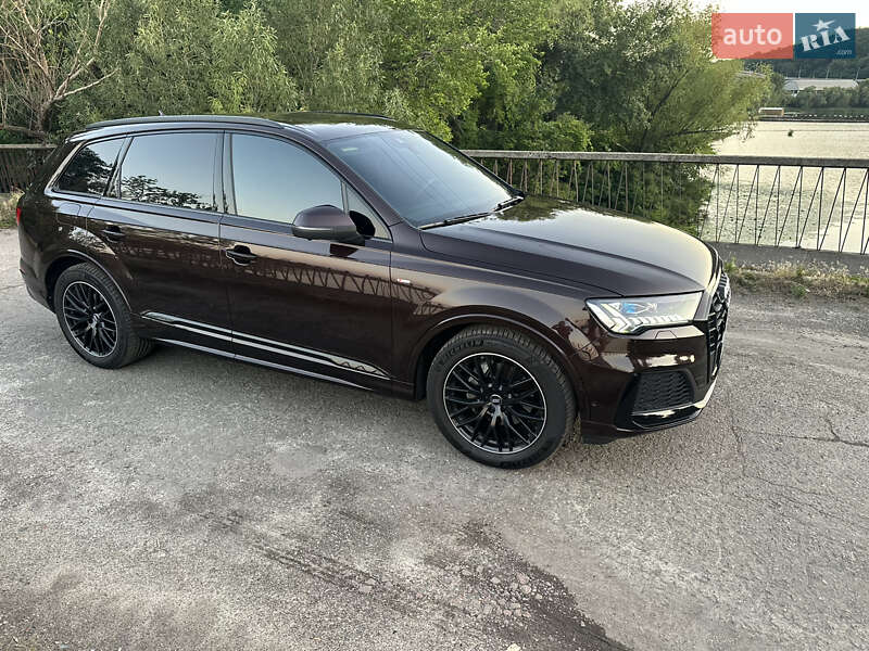Позашляховик / Кросовер Audi Q7 2020 в Львові