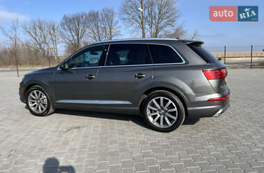 Внедорожник / Кроссовер Audi Q7 2018 в 