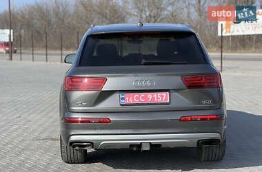 Внедорожник / Кроссовер Audi Q7 2018 в 