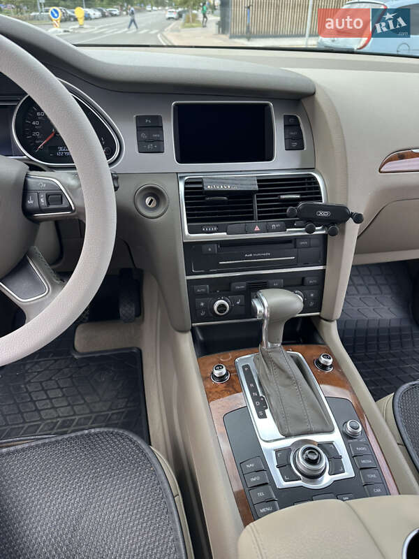 Позашляховик / Кросовер Audi Q7 2013 в Черкасах