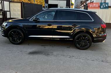 Позашляховик / Кросовер Audi Q7 2016 в 