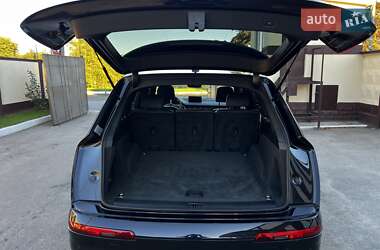 Позашляховик / Кросовер Audi Q7 2016 в 