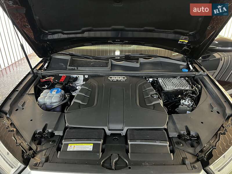 Позашляховик / Кросовер Audi Q7 2016 в Рівному