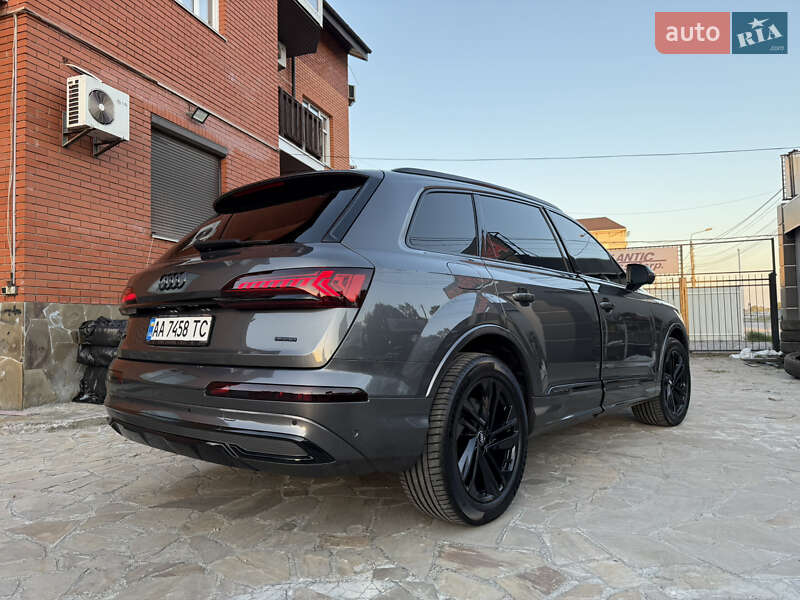 Внедорожник / Кроссовер Audi Q7 2020 в Киеве