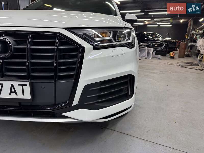Внедорожник / Кроссовер Audi Q7 2020 в Днепре