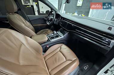 Внедорожник / Кроссовер Audi Q7 2020 в 