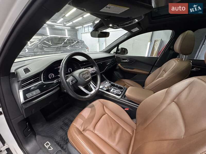 Внедорожник / Кроссовер Audi Q7 2020 в Днепре