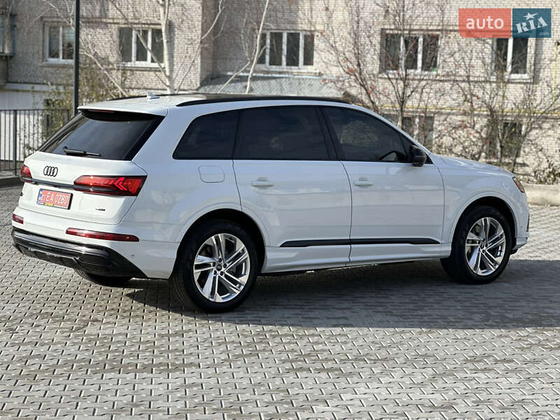 Позашляховик / Кросовер Audi Q7 2021 в Києві