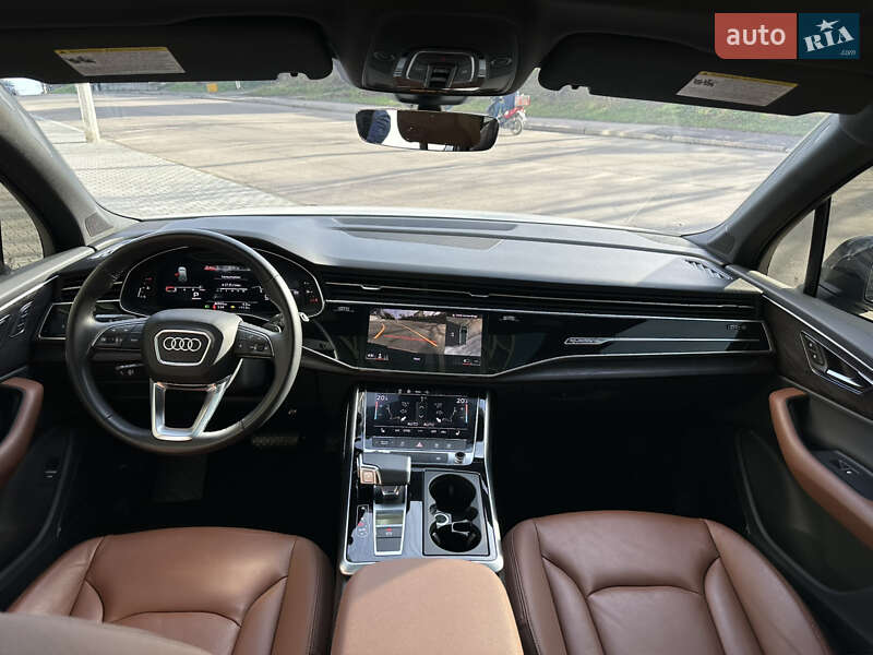 Позашляховик / Кросовер Audi Q7 2021 в Києві