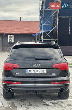 Позашляховик / Кросовер Audi Q7 2015 в 