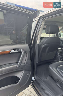 Позашляховик / Кросовер Audi Q7 2015 в 