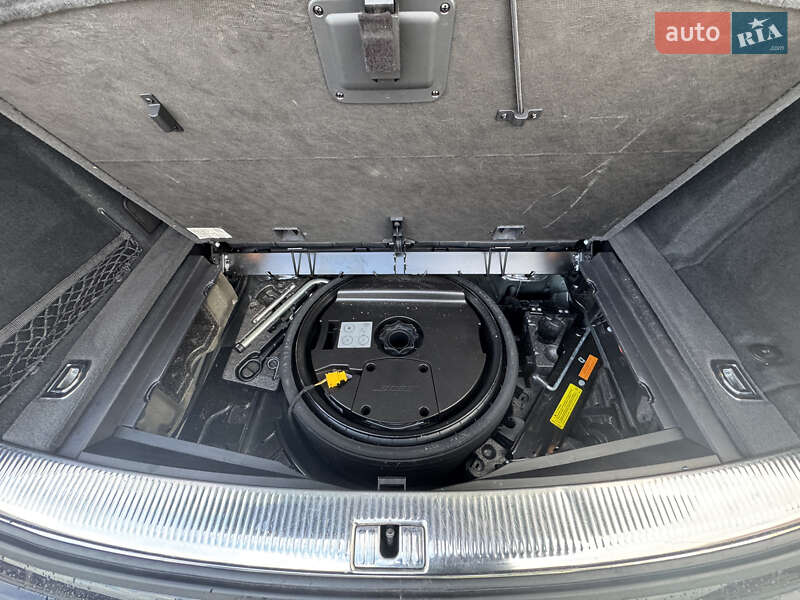 Внедорожник / Кроссовер Audi Q7 2015 в Тернополе