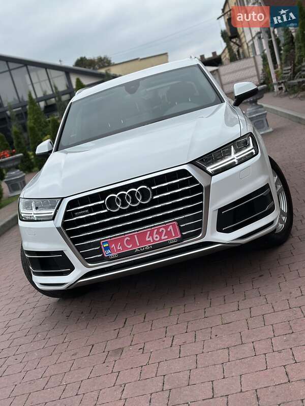 Позашляховик / Кросовер Audi Q7 2017 в Стрию