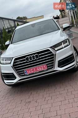 Позашляховик / Кросовер Audi Q7 2017 в 