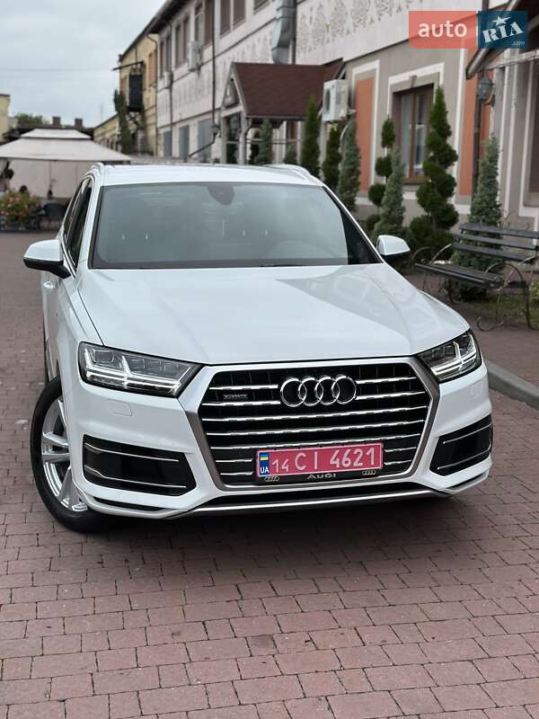 Позашляховик / Кросовер Audi Q7 2017 в Стрию