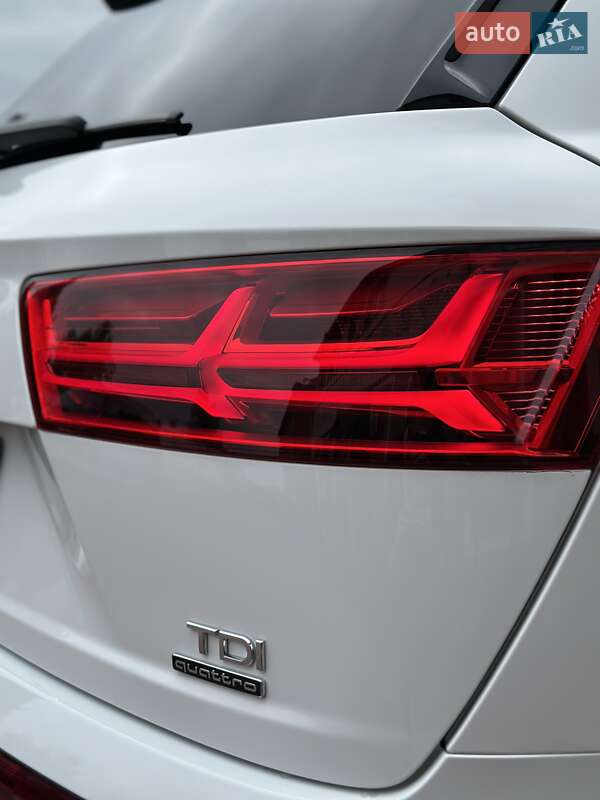 Позашляховик / Кросовер Audi Q7 2017 в Стрию