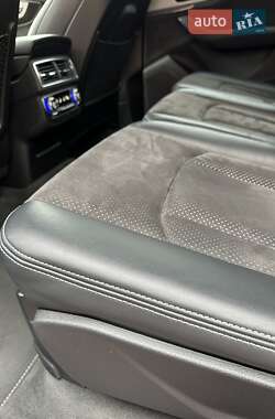 Позашляховик / Кросовер Audi Q7 2017 в 