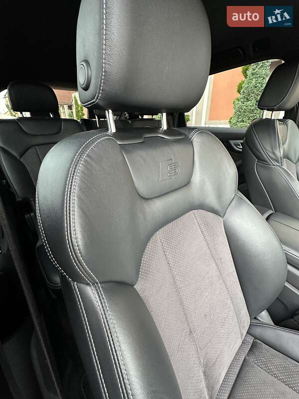 Позашляховик / Кросовер Audi Q7 2017 в Стрию