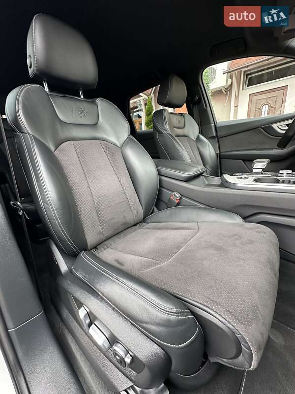 Позашляховик / Кросовер Audi Q7 2017 в Стрию