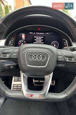 Позашляховик / Кросовер Audi Q7 2017 в 