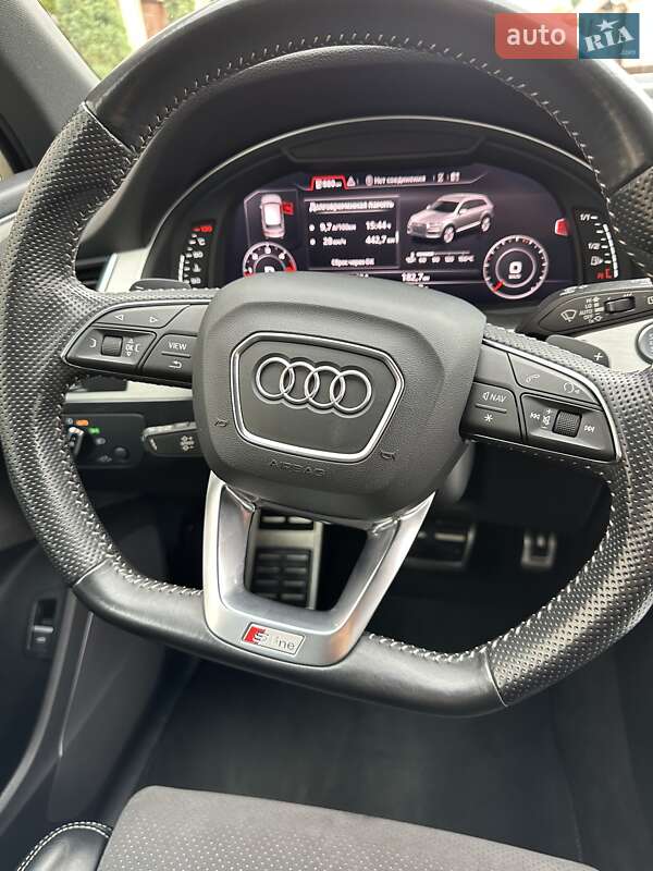 Позашляховик / Кросовер Audi Q7 2017 в Стрию