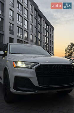 Позашляховик / Кросовер Audi Q7 2020 в Новояворівську