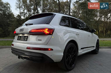 Позашляховик / Кросовер Audi Q7 2020 в 