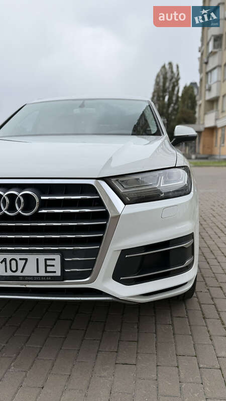 Внедорожник / Кроссовер Audi Q7 2016 в Киеве