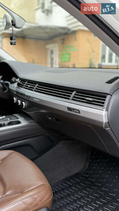Внедорожник / Кроссовер Audi Q7 2016 в Киеве