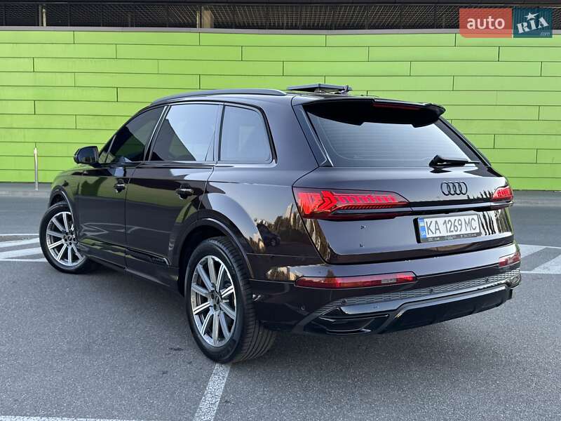 Позашляховик / Кросовер Audi Q7 2022 в Києві