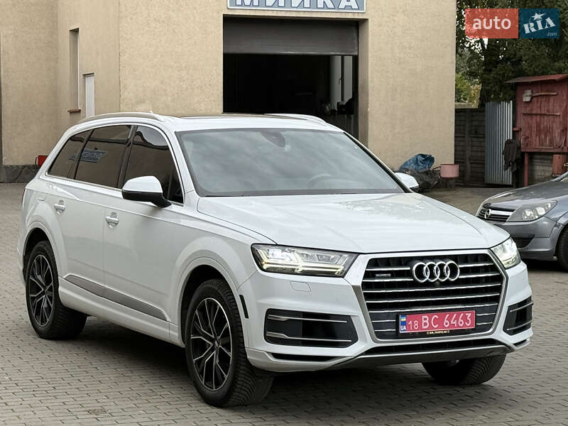 Внедорожник / Кроссовер Audi Q7 2017 в Владимире