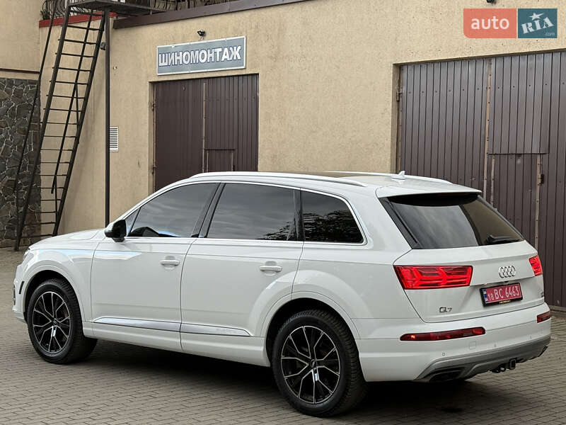 Внедорожник / Кроссовер Audi Q7 2017 в Владимире