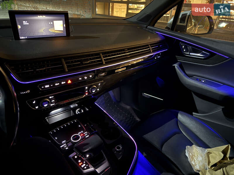 Внедорожник / Кроссовер Audi Q7 2017 в Владимире