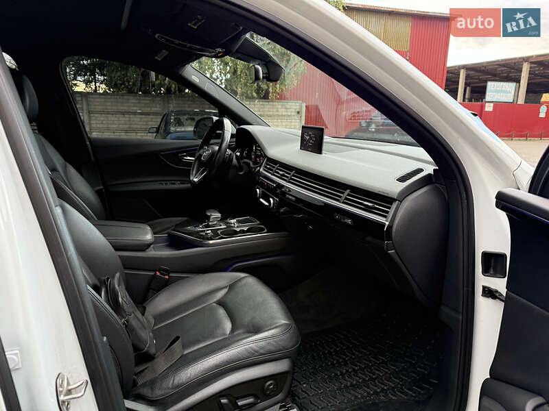 Внедорожник / Кроссовер Audi Q7 2017 в Владимире