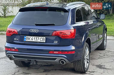 Позашляховик / Кросовер Audi Q7 2010 в 