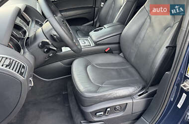 Позашляховик / Кросовер Audi Q7 2010 в 