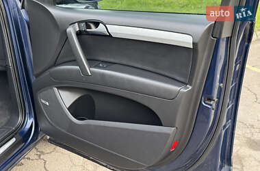 Позашляховик / Кросовер Audi Q7 2010 в 