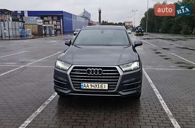 Внедорожник / Кроссовер Audi Q7 2016 в 