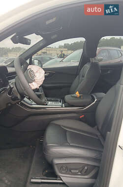 Внедорожник / Кроссовер Audi Q7 2021 в 