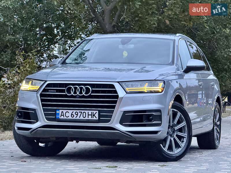 Внедорожник / Кроссовер Audi Q7 2015 в Одессе