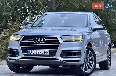 Позашляховик / Кросовер Audi Q7 2015 в 