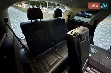 Позашляховик / Кросовер Audi Q7 2015 в 