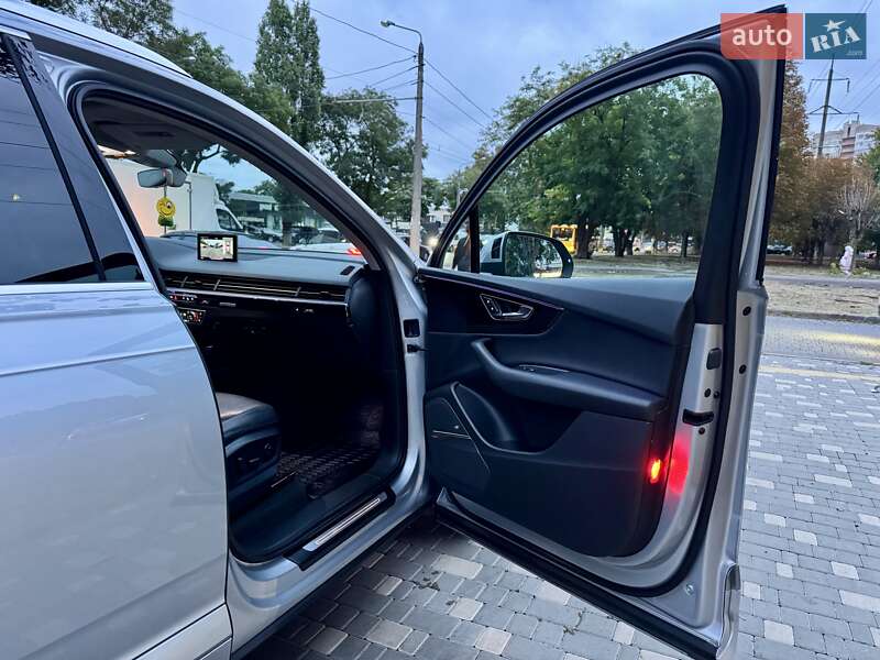Внедорожник / Кроссовер Audi Q7 2015 в Одессе