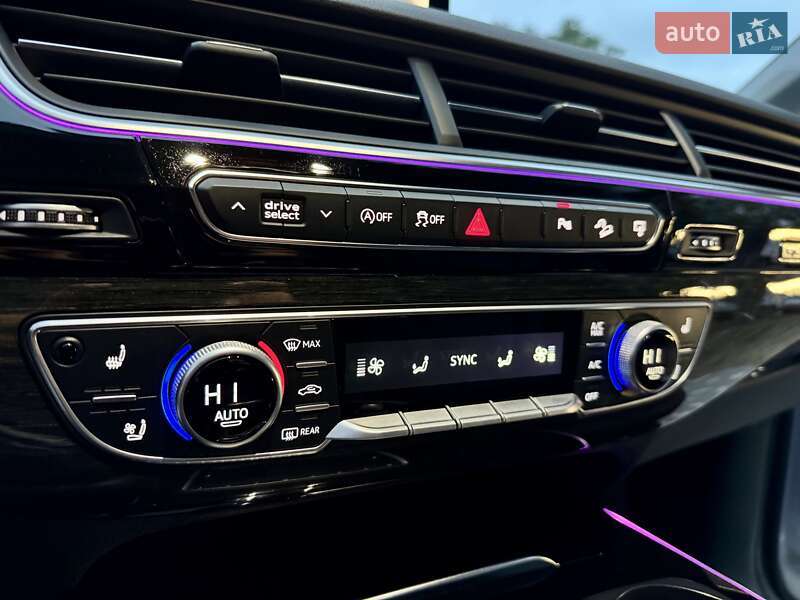 Внедорожник / Кроссовер Audi Q7 2015 в Одессе