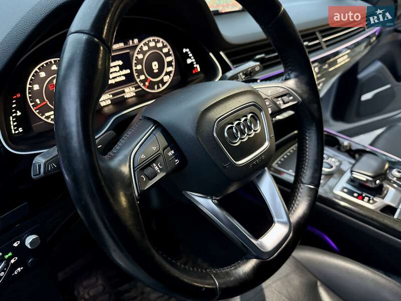 Внедорожник / Кроссовер Audi Q7 2015 в Одессе