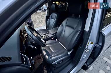 Позашляховик / Кросовер Audi Q7 2015 в 