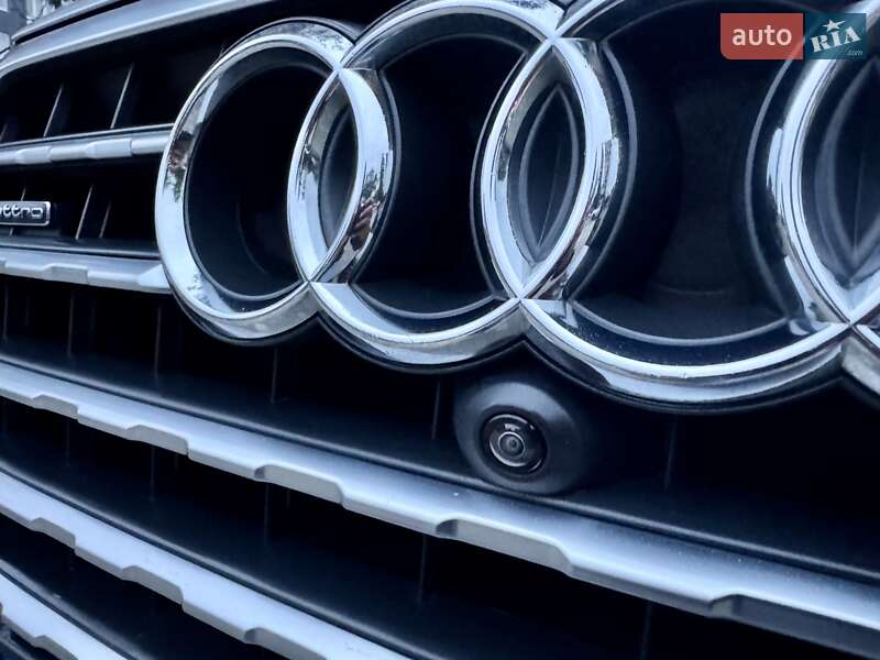 Внедорожник / Кроссовер Audi Q7 2015 в Одессе