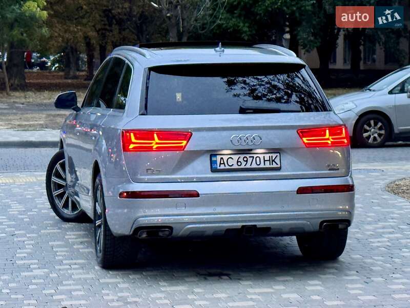 Внедорожник / Кроссовер Audi Q7 2015 в Одессе