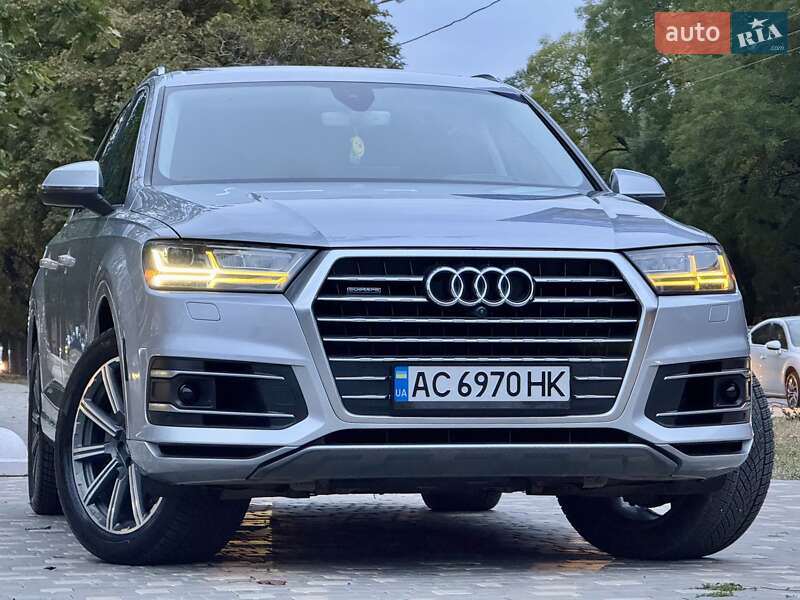 Внедорожник / Кроссовер Audi Q7 2015 в Одессе