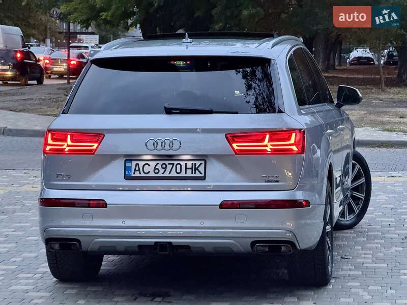 Внедорожник / Кроссовер Audi Q7 2015 в Одессе